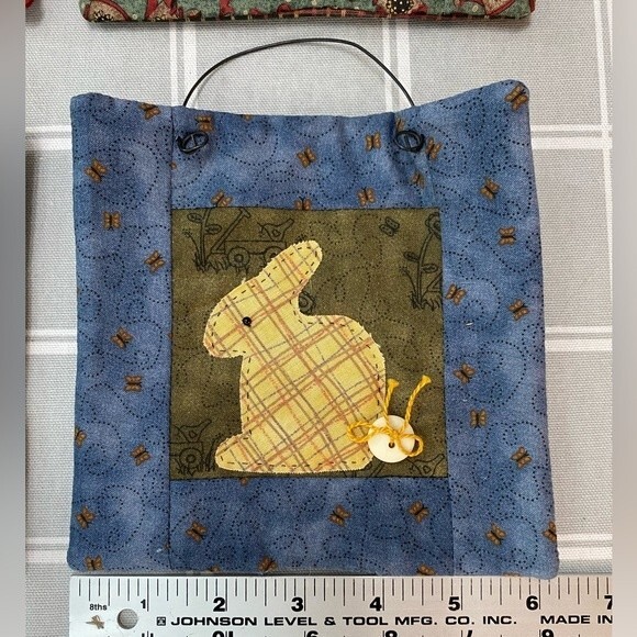 Quilt Block Wall Decor Country Farmhouse Patchwork Bear Rabbit Ladybug Sunflower - Picture 2 of 8